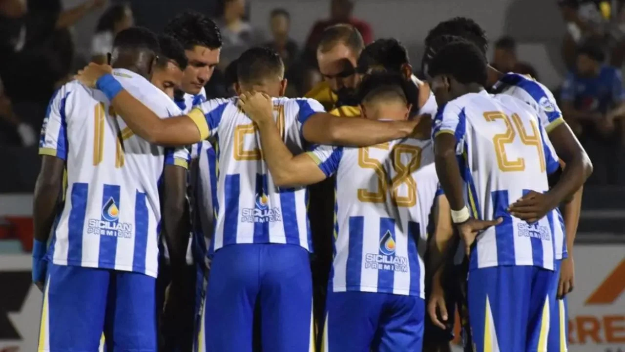 Hondureña revela cómo le pagó comida a jugador del Victoria; él se la dio a otra