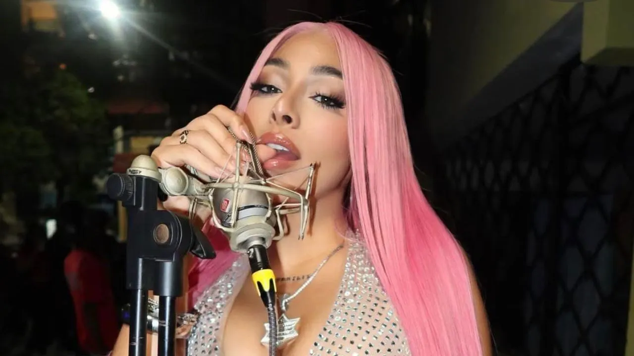 ¿Quién es Karola? La nueva concursante que sacude La Casa de los Famosos